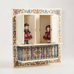 Plantilla de Balcón Andaluz con Ventanales Abatibles y Figuras de Flamenco