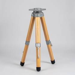 Trépied réglable en tasseaux pour cible de tir